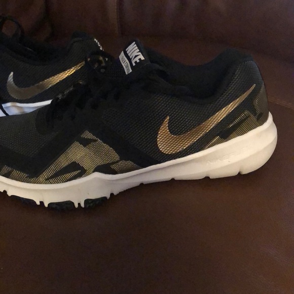 Sneakers - Picture 3 of 4